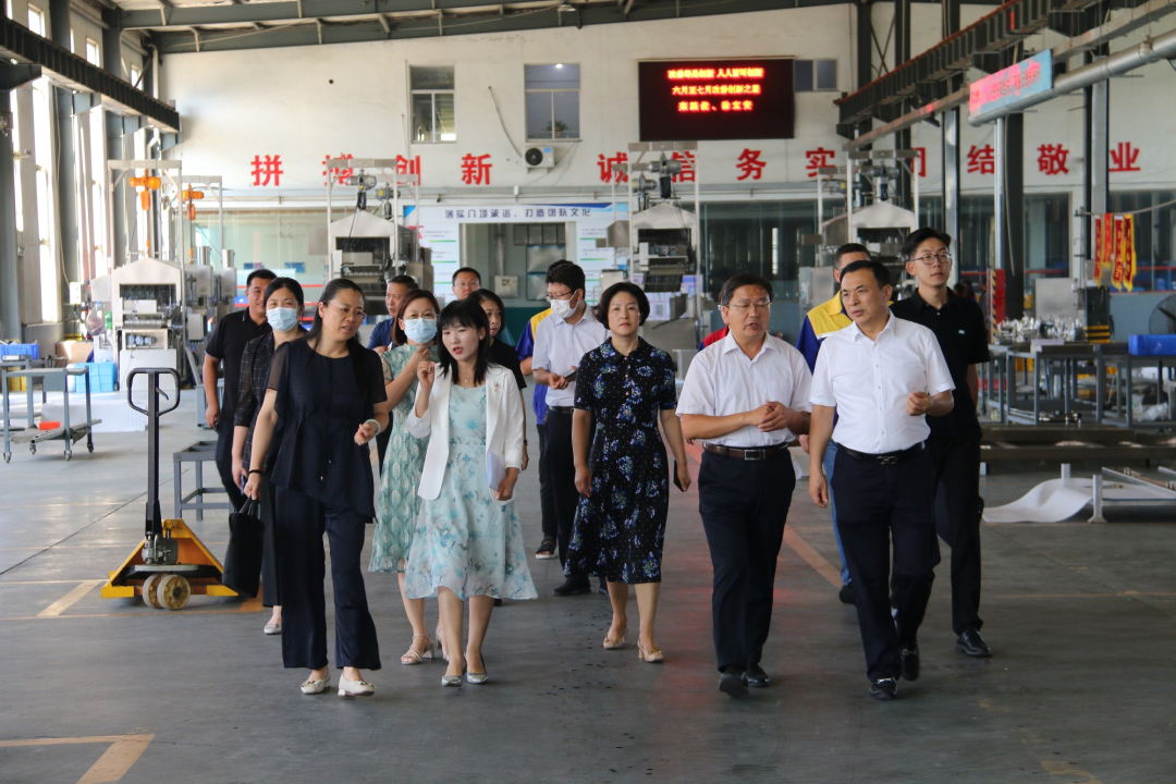 萊西市人大常委會副主任王志強(qiáng)一行蒞臨銳智調(diào)研考察